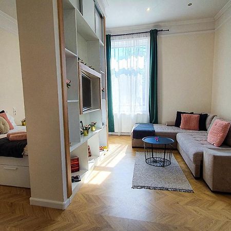 Smaragd Apartman Győr Exteriör bild